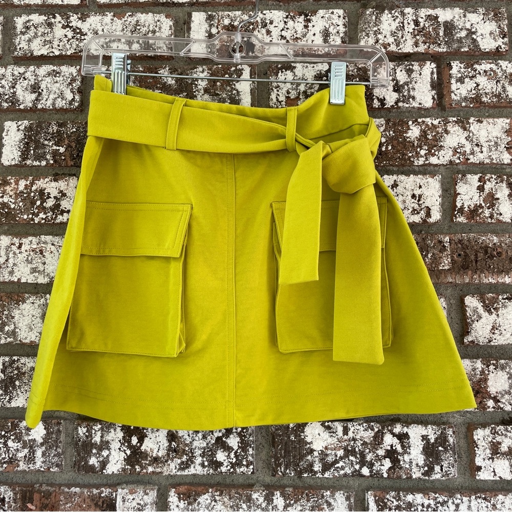 Zara Mini Skirt Lime Green Lightweight with Tie Belt and Pockets Size Medium.